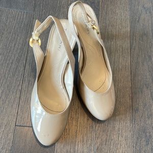 TAHARI cream sling back CAROLYN heels